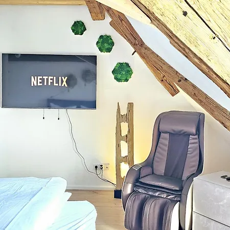 Wood World Luxury - Massage - Bergblick - Tranpolin- Parken *