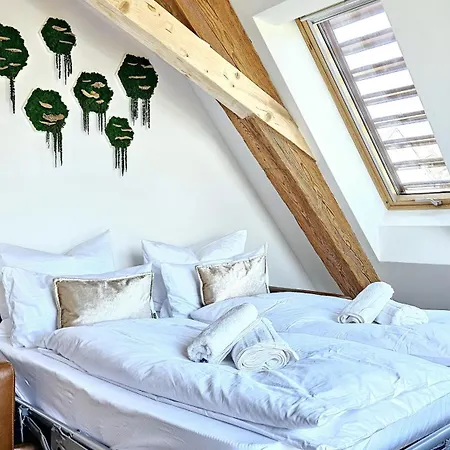 Wood World Luxury - Massage - Bergblick - Tranpolin- Parken * Markdorf