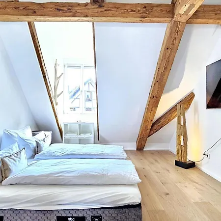 Wood World Luxury - Massage - Bergblick - Tranpolin- Parken