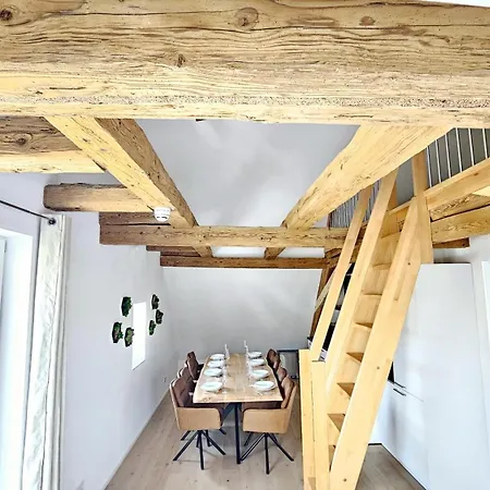 Wood World Luxury - Massage - Bergblick - Tranpolin- Parken Apartment *