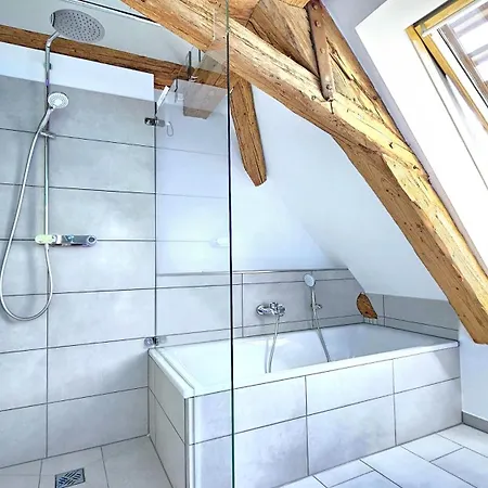Apartment Wood World Luxury - Massage - Bergblick - Tranpolin- Parken *