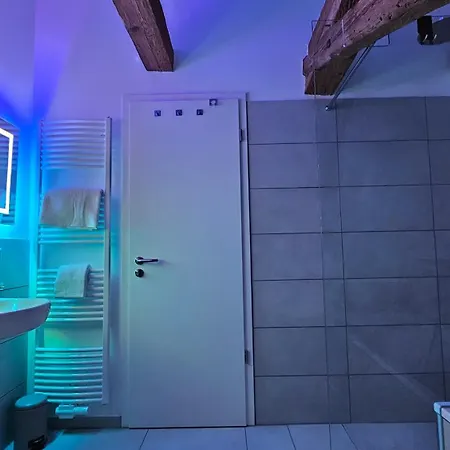 Wood World Luxury - Massage - Bergblick - Tranpolin- Parken Apartment *