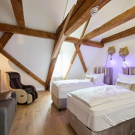 Wood World Luxury - Massage - Bergblick - Tranpolin- Parken