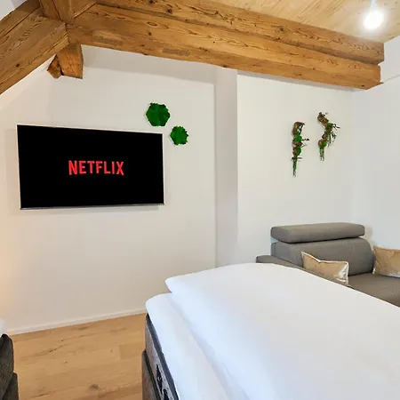 Wood World Luxury - Massage - Bergblick - Tranpolin- Parken Apartment Markdorf
