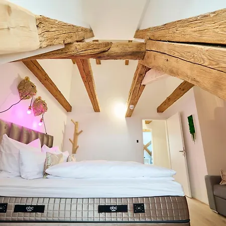 Apartment Wood World Luxury - Massage - Bergblick - Tranpolin- Parken Markdorf