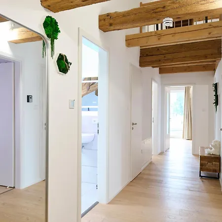 Wood World Luxury - Massage - Bergblick - Tranpolin- Parken