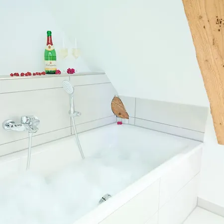 Wood World Luxury - Massage - Bergblick - Tranpolin- Parken *