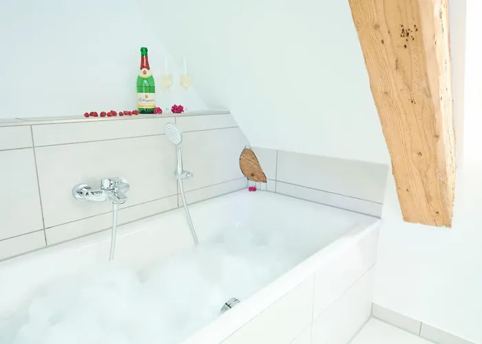 Wood World Luxury - Massage - Bergblick - Tranpolin- Parken *